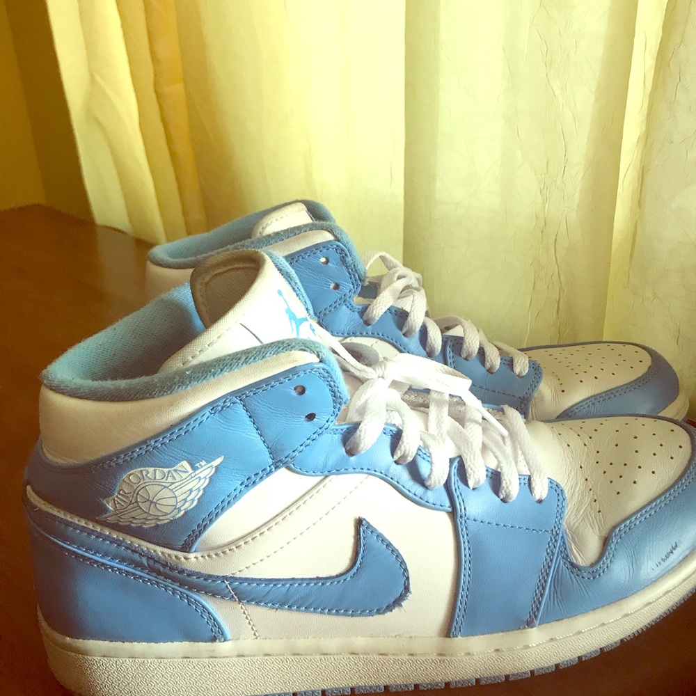 Air Jordan Retro “Carolina” 1s